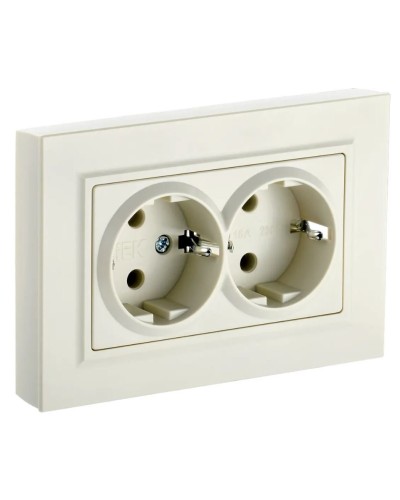 Розетка 2-местная с з/к РСш12-3-БрКр бежевый BRITE (BR-R24-16-K10-F). Розетка с заземлением с защитными шторками в сборе. IEK в Костроме